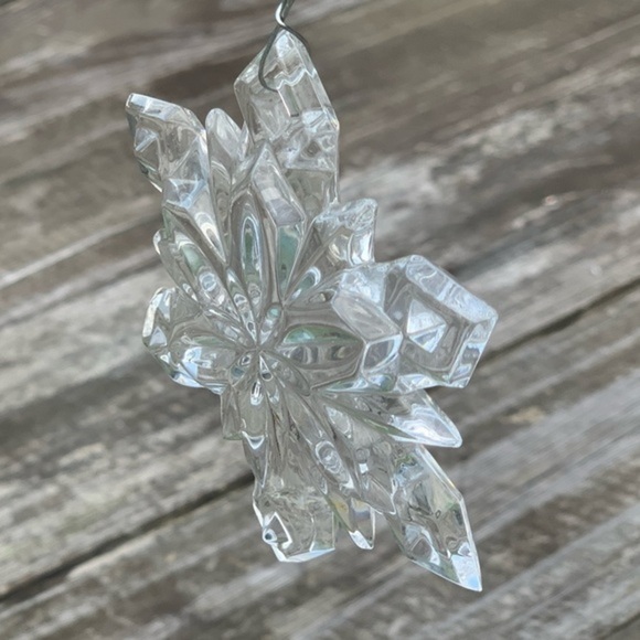 Clear snowflake ornament - Picture 7 of 9